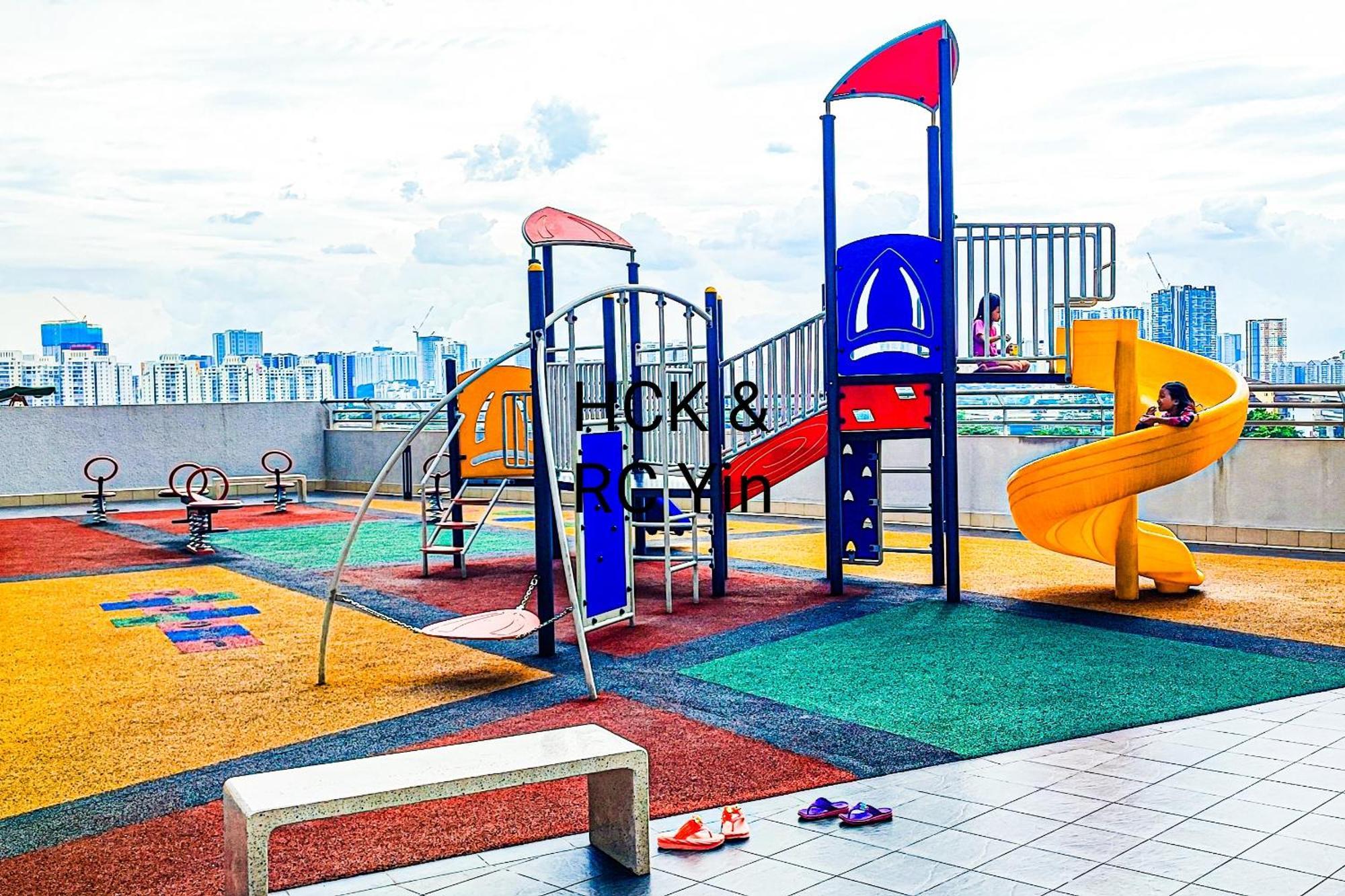 Lovely Family At Razak By Hck Kuala Lumpur